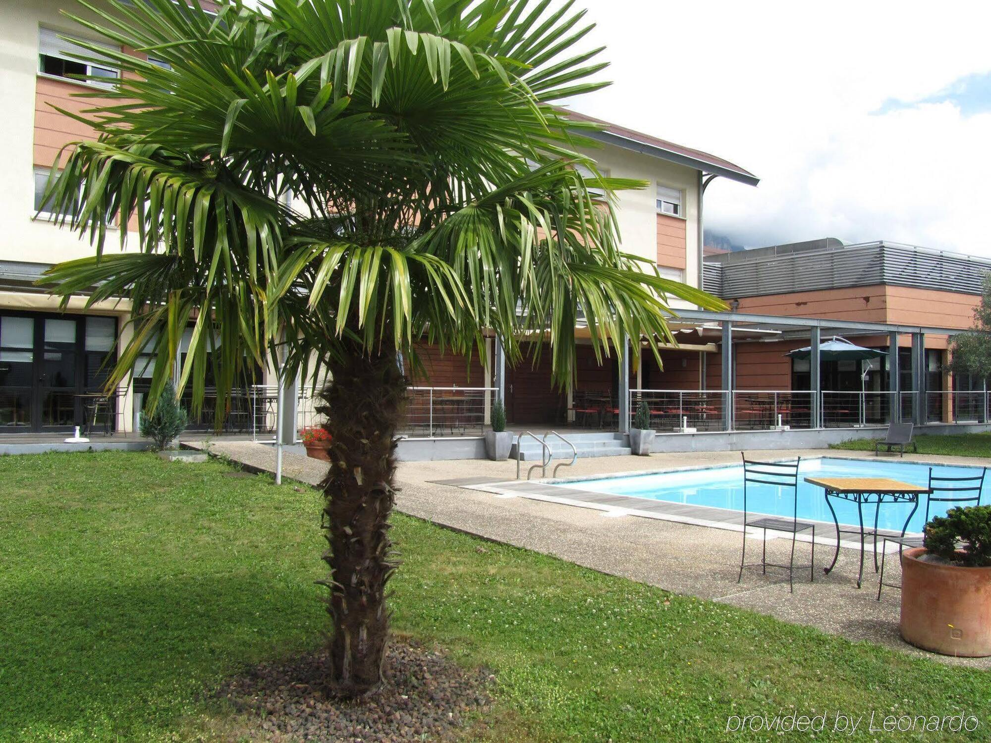 Holiday Inn Express Grenoble-Bernin Exterior photo